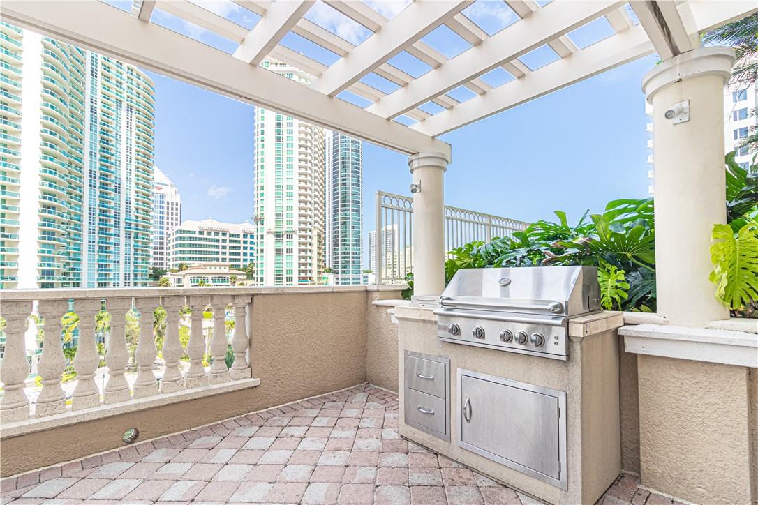 511 SE 5th Ave 2111