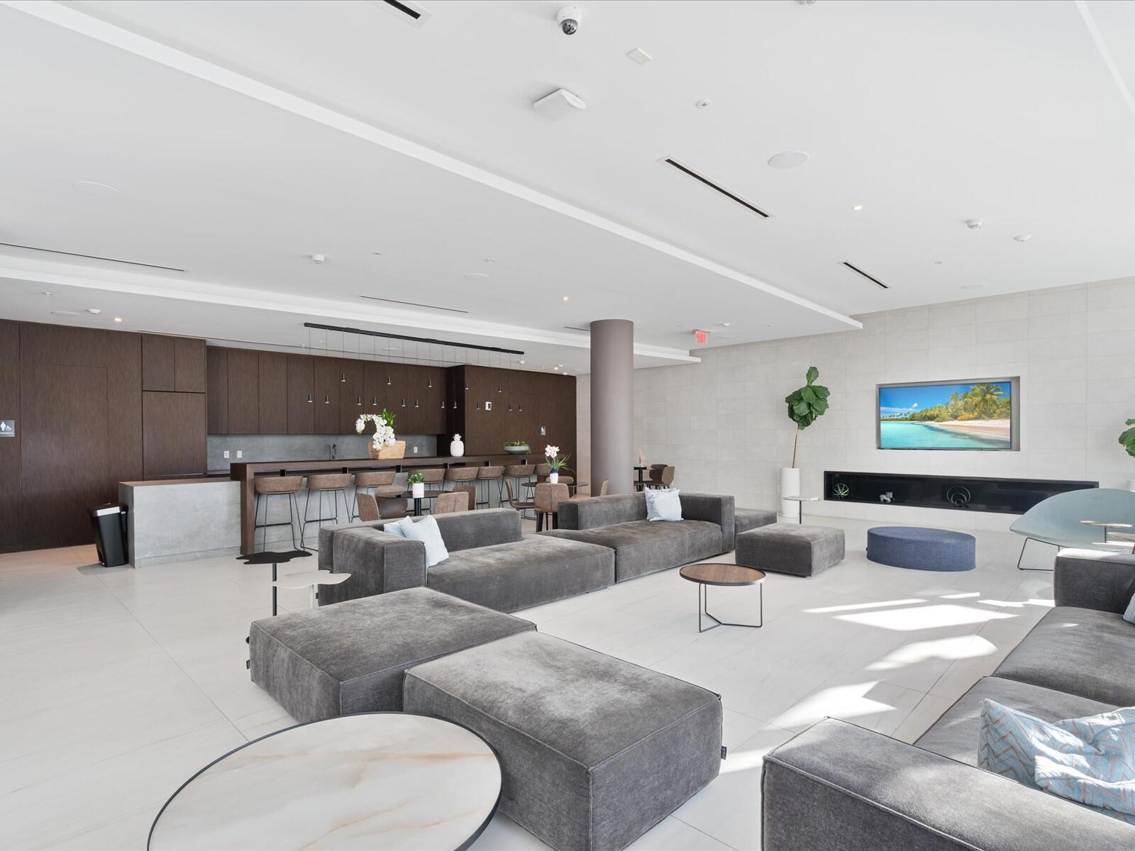 QUADRO CONDO - Residential Lease