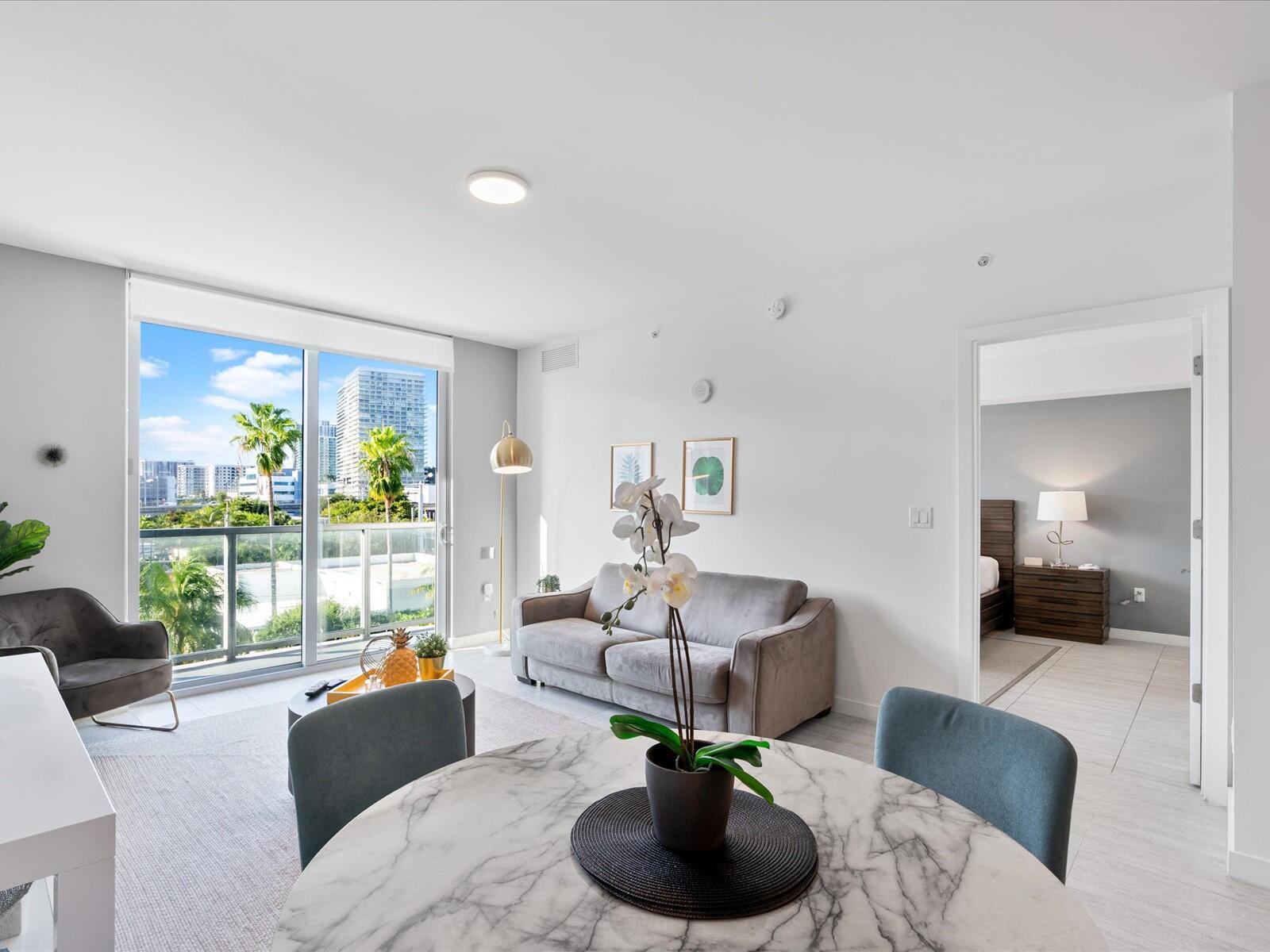 QUADRO CONDO - Residential Lease