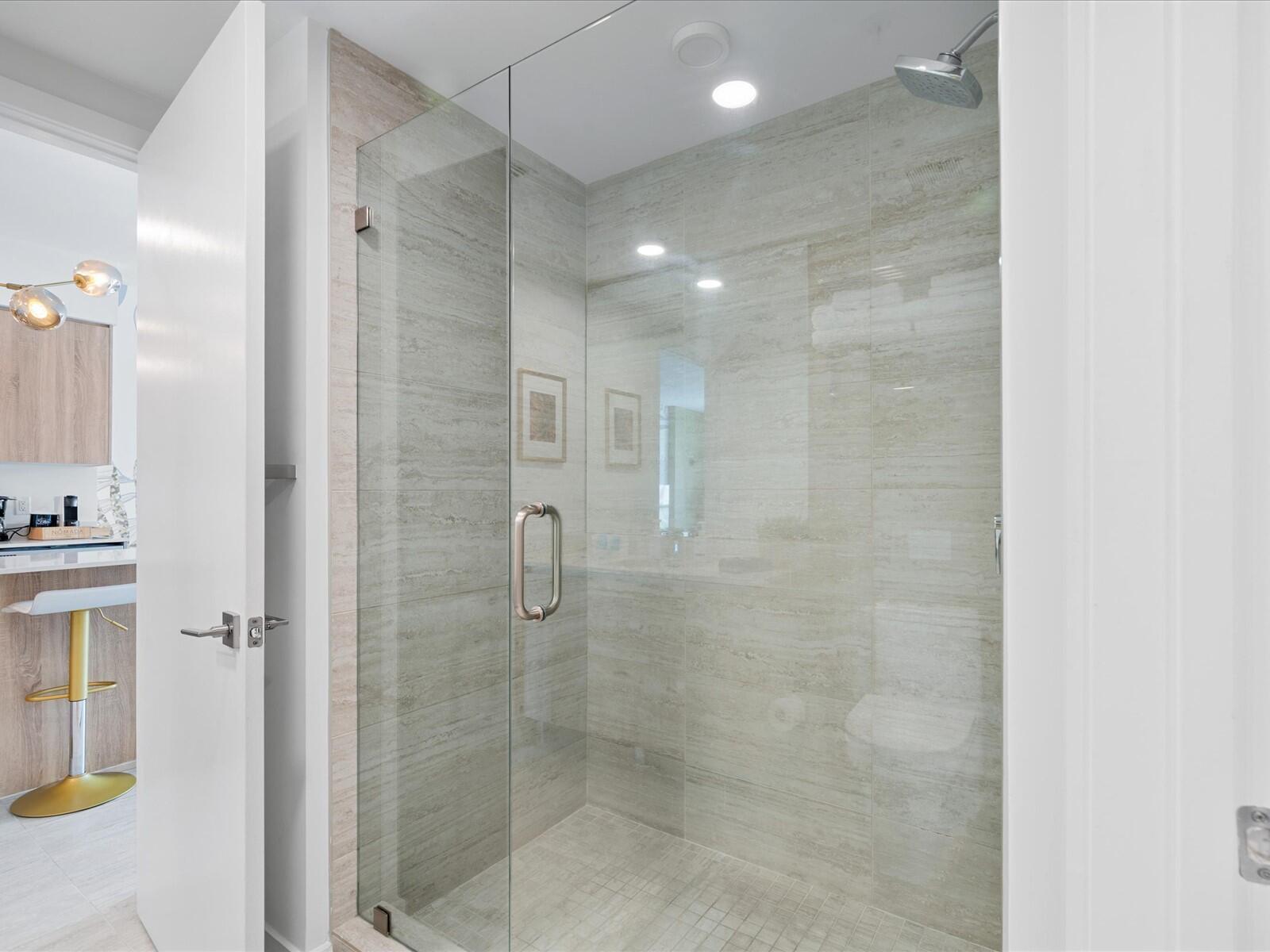 QUADRO CONDO - Residential Lease