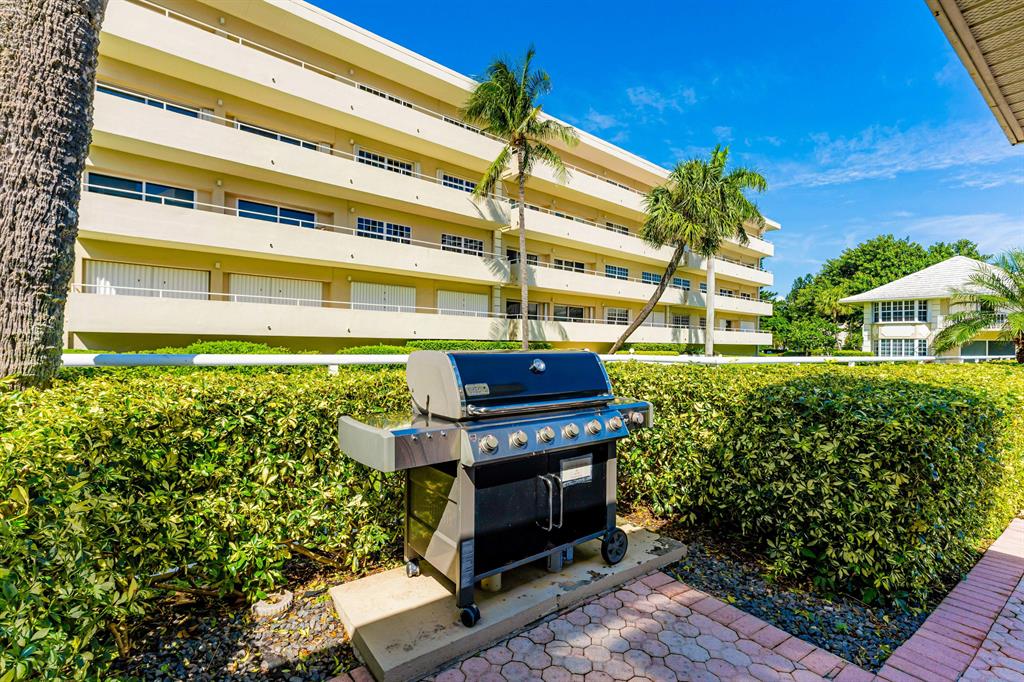 ATLANTIC CLOISTERS - Residential