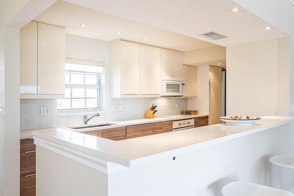 ATLANTIC CLOISTERS - Residential