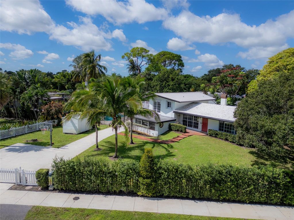 Photo of 2101 SW 33rd Avenue, Fort Lauderdale, FL 33312 (MLS # F10530171)