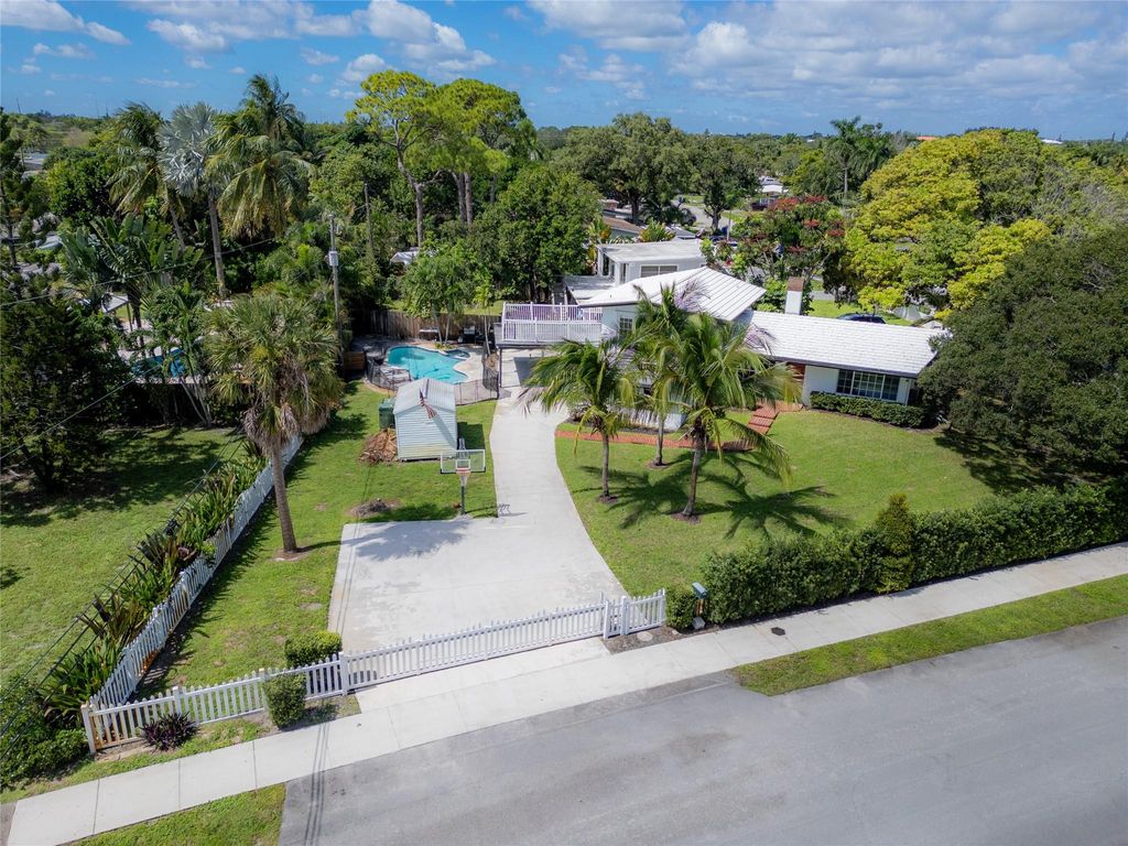 Photo of 2101 SW 33rd Avenue, Fort Lauderdale, FL 33312 (MLS # F10530171)