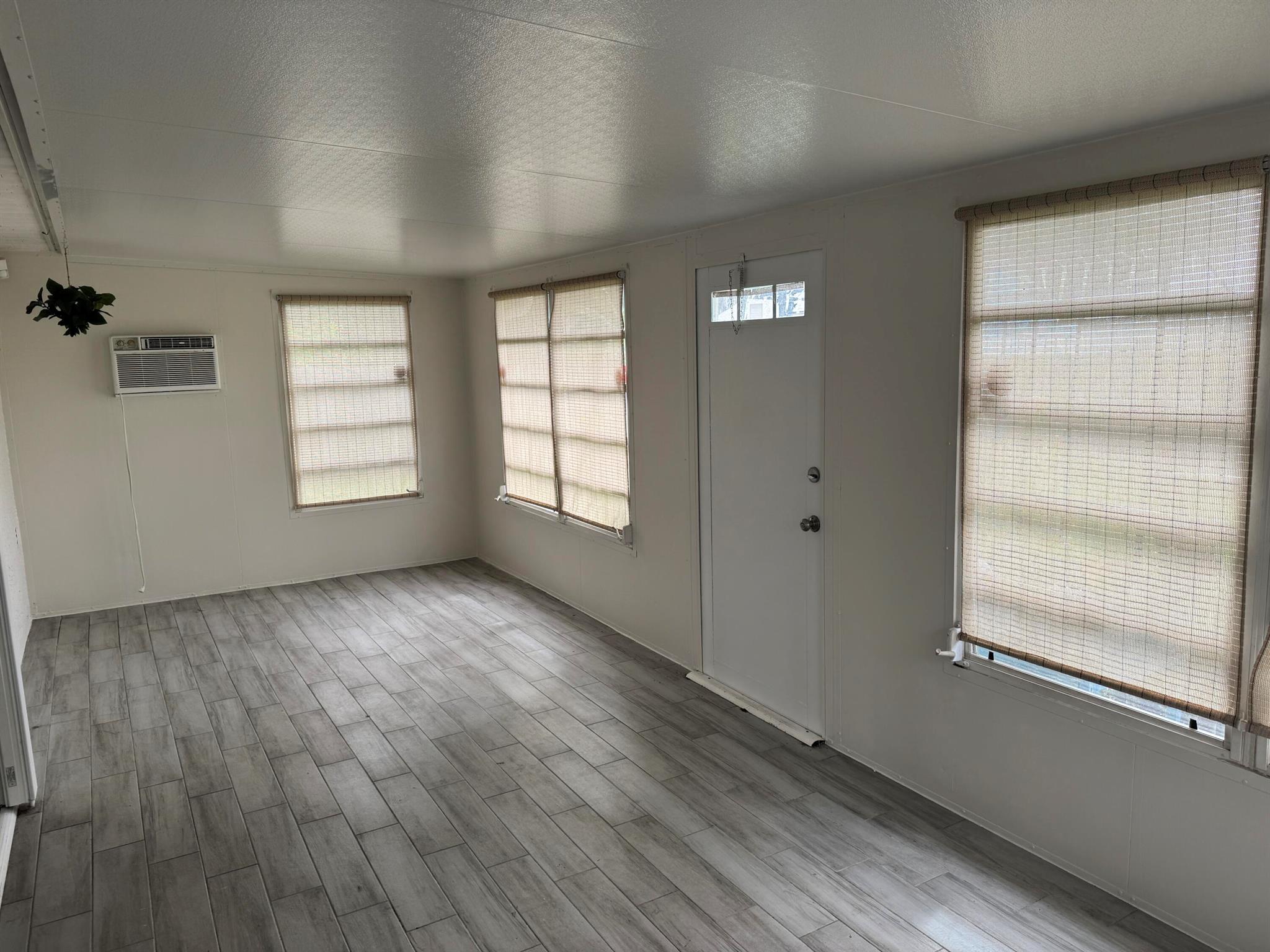 PORT ST LUCIE SECTION 18 - Residential Lease