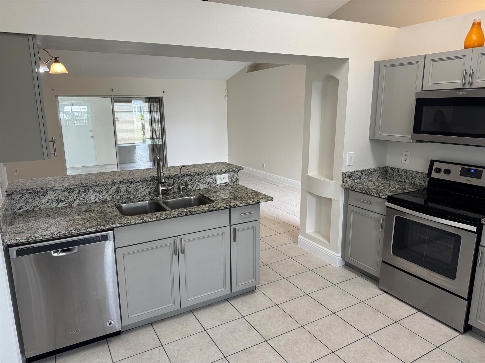PORT ST LUCIE SECTION 18 - Residential Lease