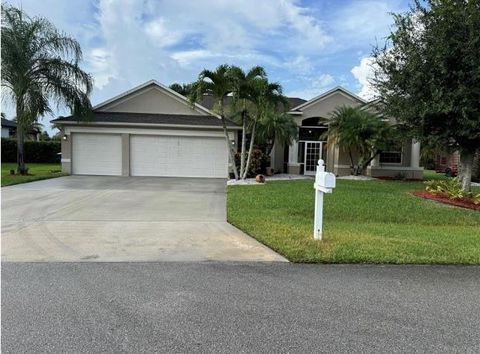 Photo of 2811 E Serenity Circle, Fort Pierce, FL 34981 (MLS # F10458912)