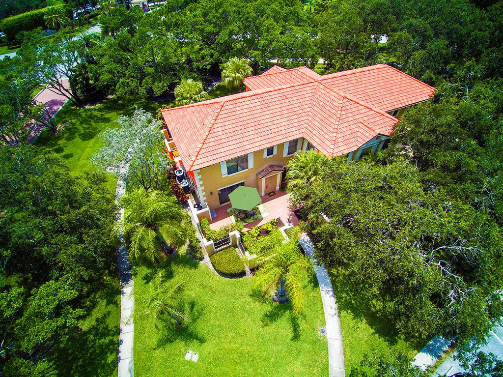 Photo of 377 Prestwick Lane #2, Palm Beach Gardens, FL 33418 (MLS # R10888180)