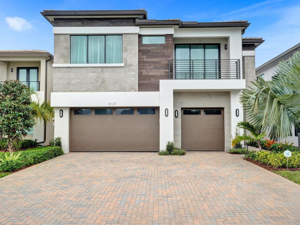 Photo of 8127 Laurel Falls Drive, Boca Raton, FL 33496 (MLS # R10948146)