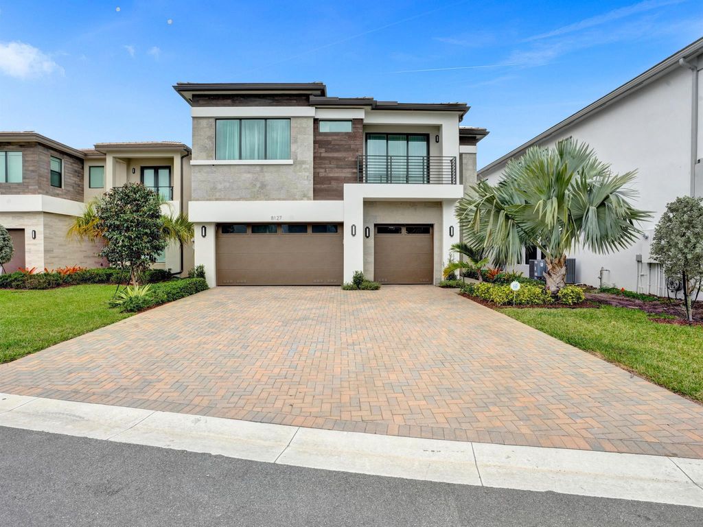 Photo of 8127 Laurel Falls Drive, Boca Raton, FL 33496 (MLS # R10948146)