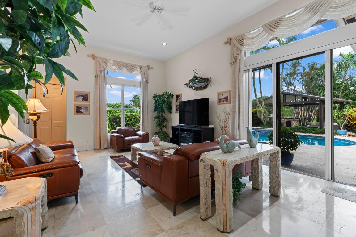 WYNDHAM LAKES CENTRAL - Residential