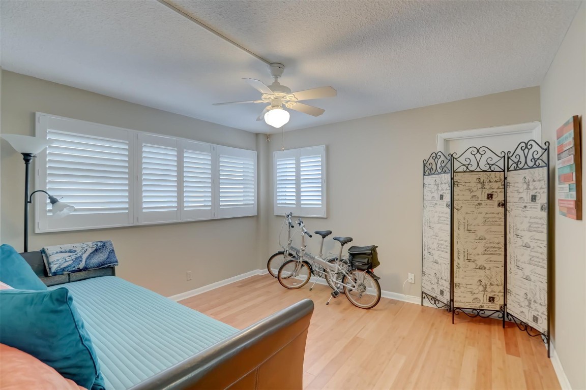 CRANE CRES - Residential