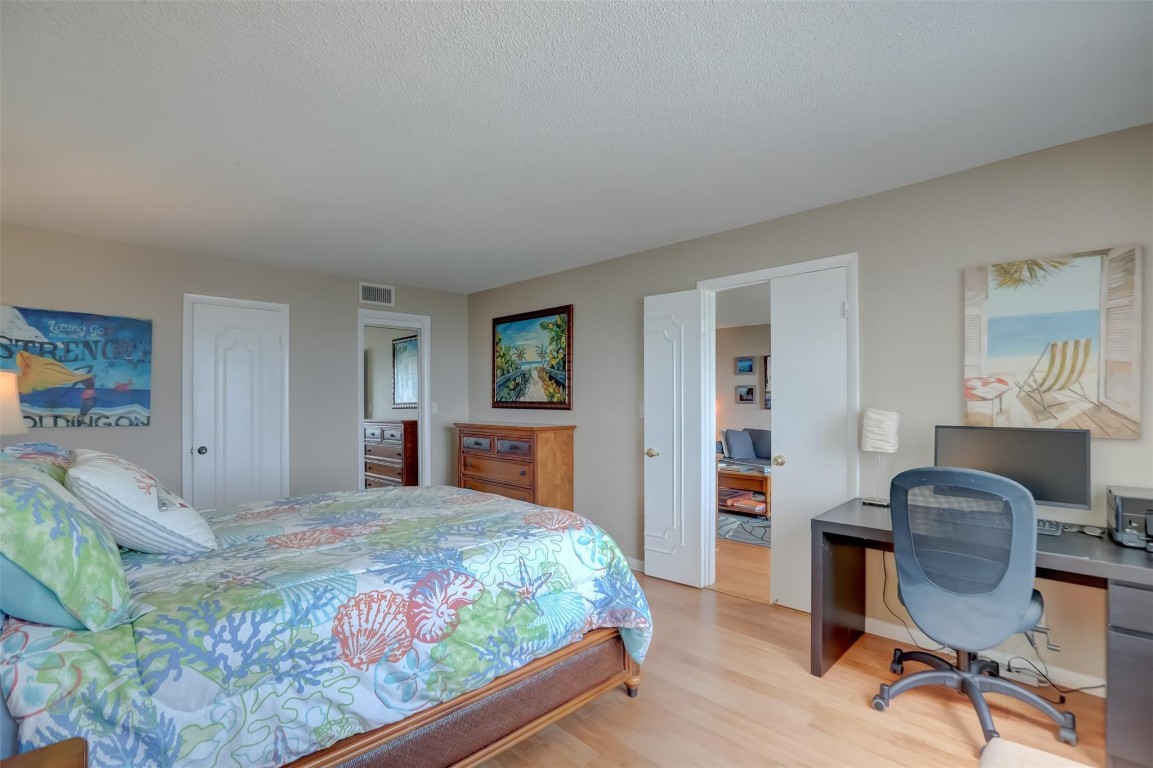 CRANE CRES - Residential