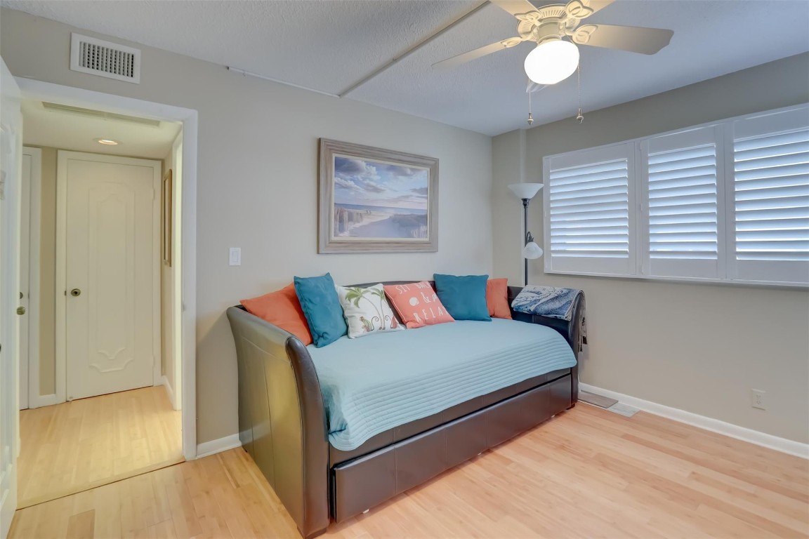 CRANE CRES - Residential