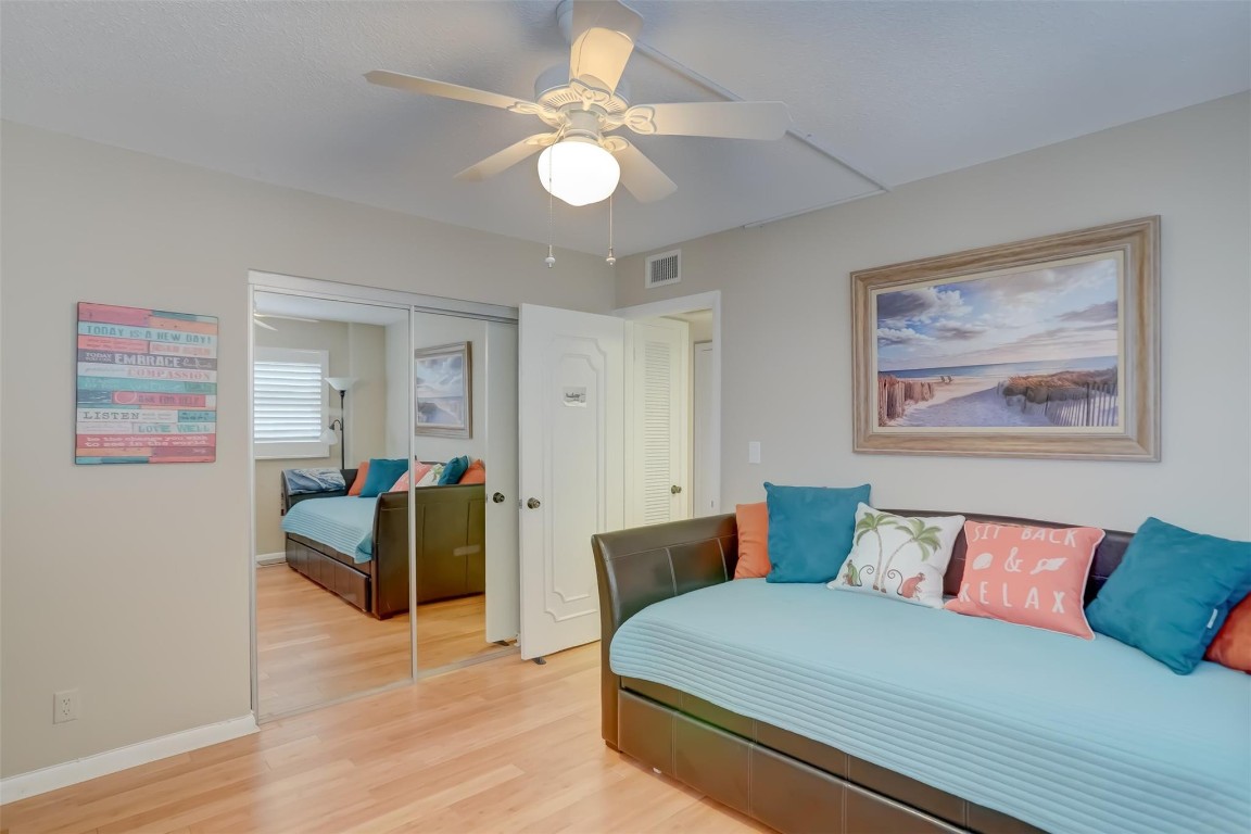 CRANE CRES - Residential