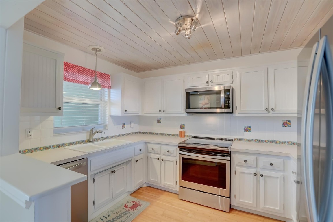 CRANE CRES - Residential