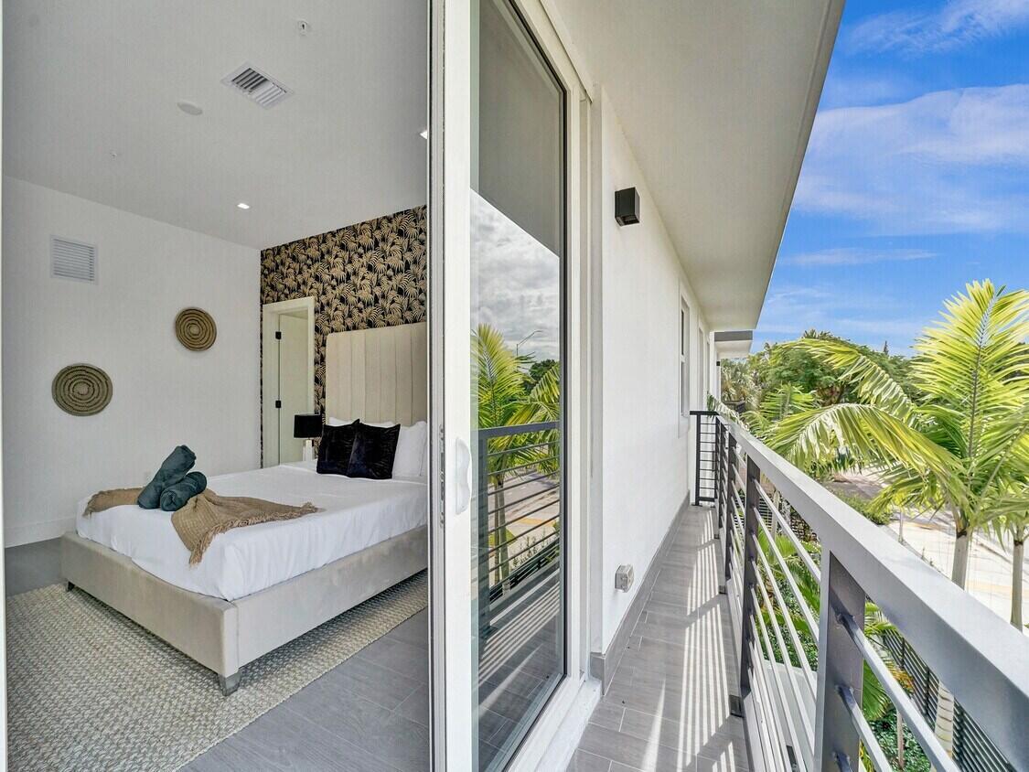 THE ENCLAVE AT LAKE RIDGE - Residential Income