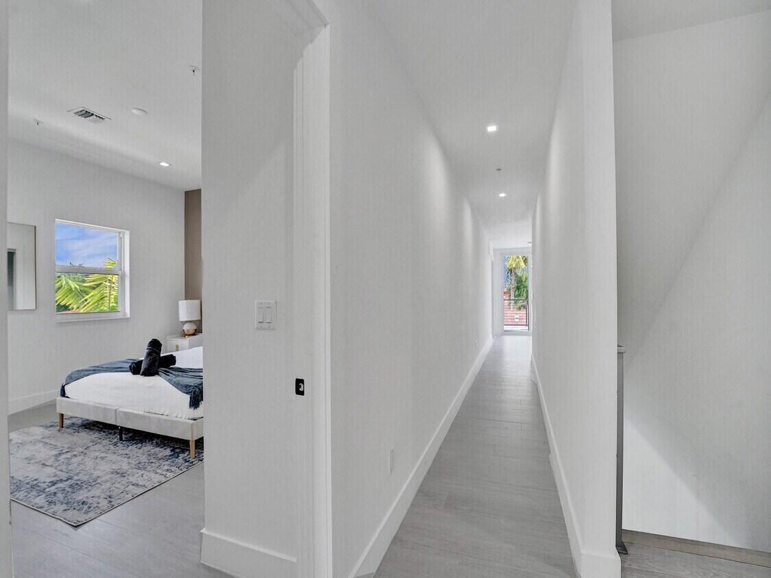 THE ENCLAVE AT LAKE RIDGE - Residential Income