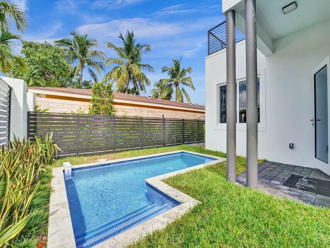 THE ENCLAVE AT LAKE RIDGE - Residential Income