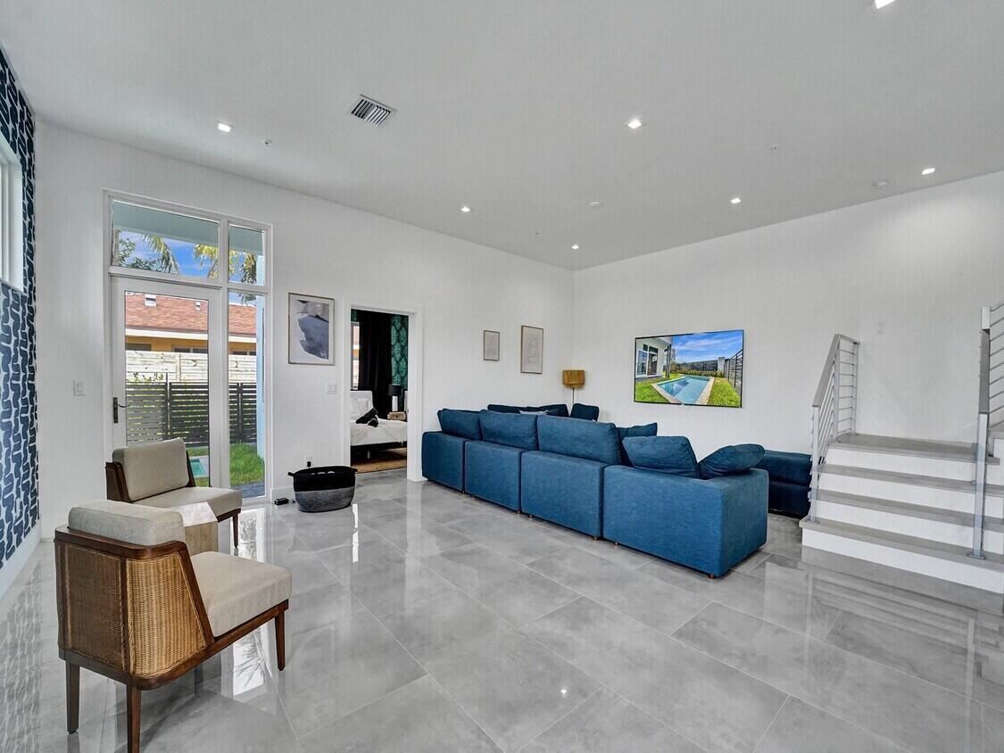 THE ENCLAVE AT LAKE RIDGE - Residential Income