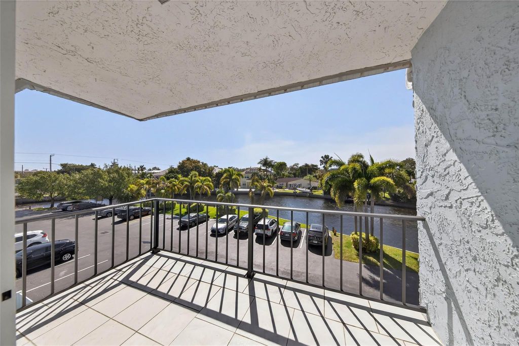 Photo of 3004 NE 5th Terrace #305-C, Wilton Manors, FL 33334 (MLS # F10554256)