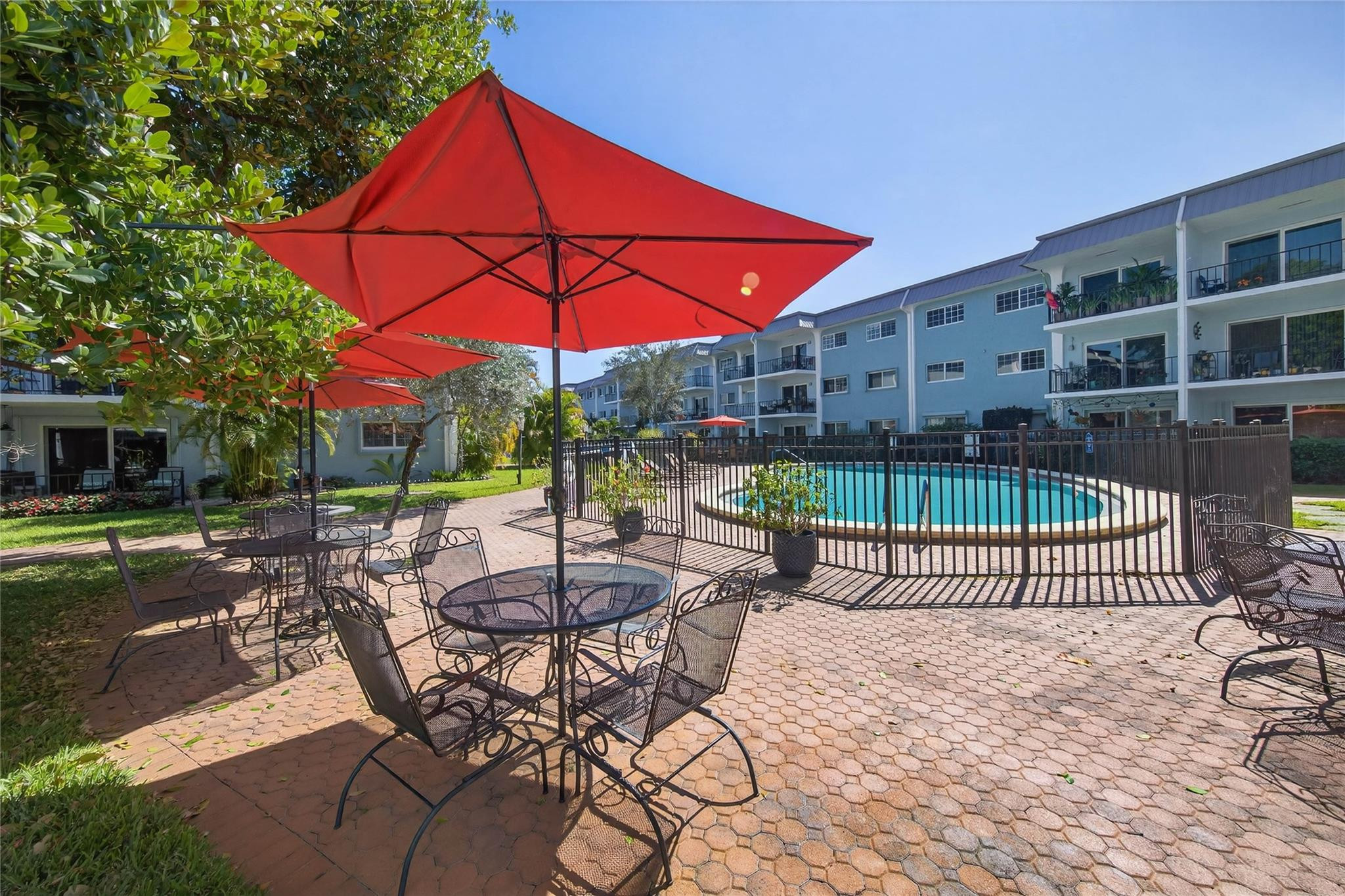 River Manor - Residential