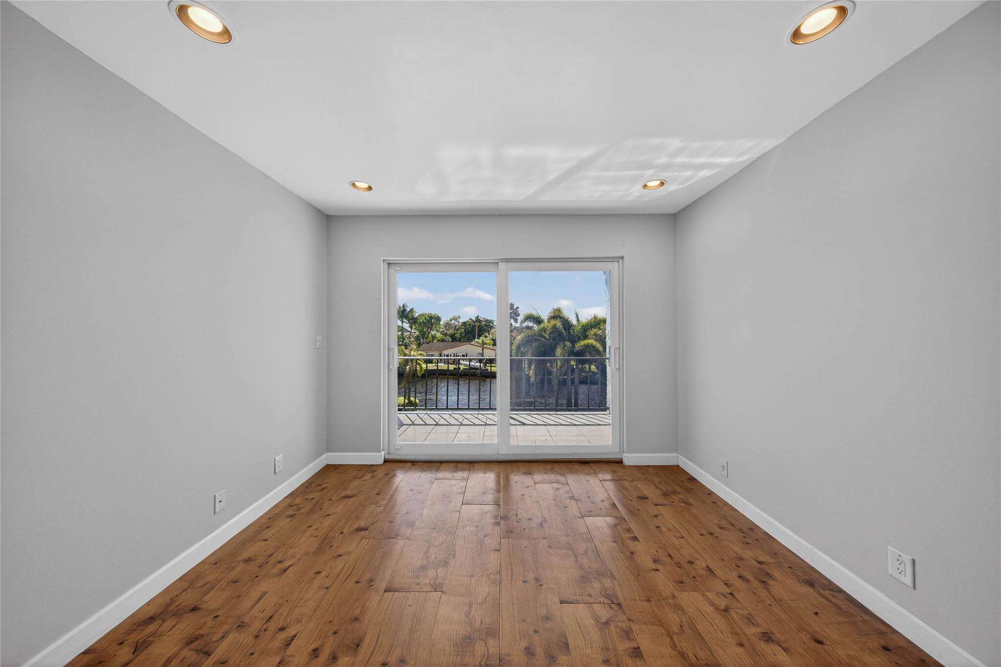 River Manor - Residential