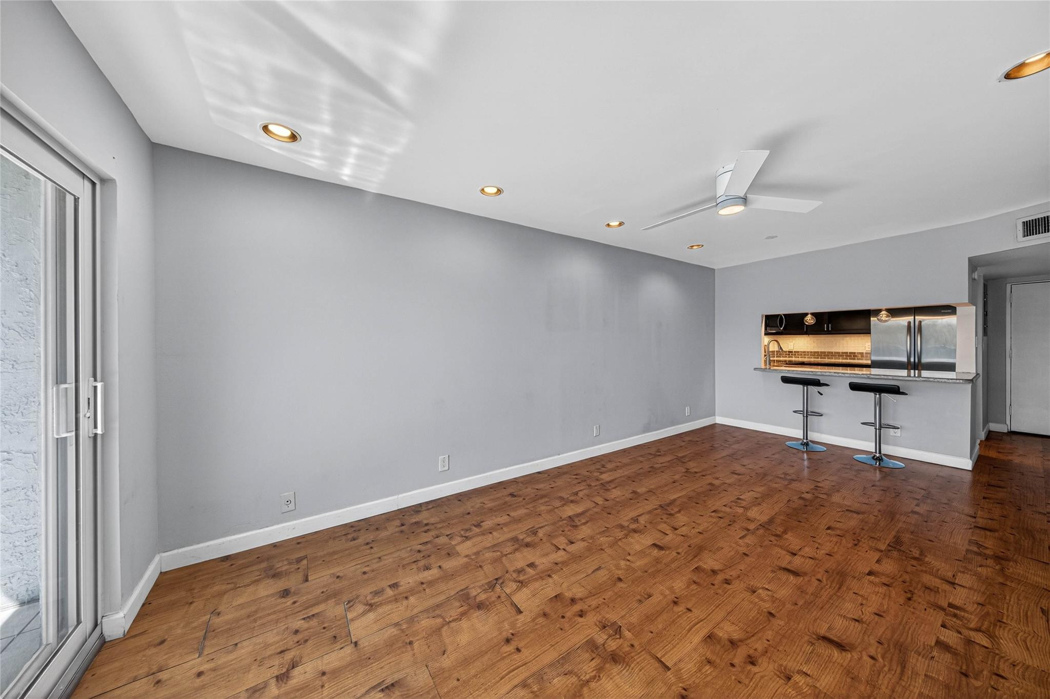 River Manor - Residential