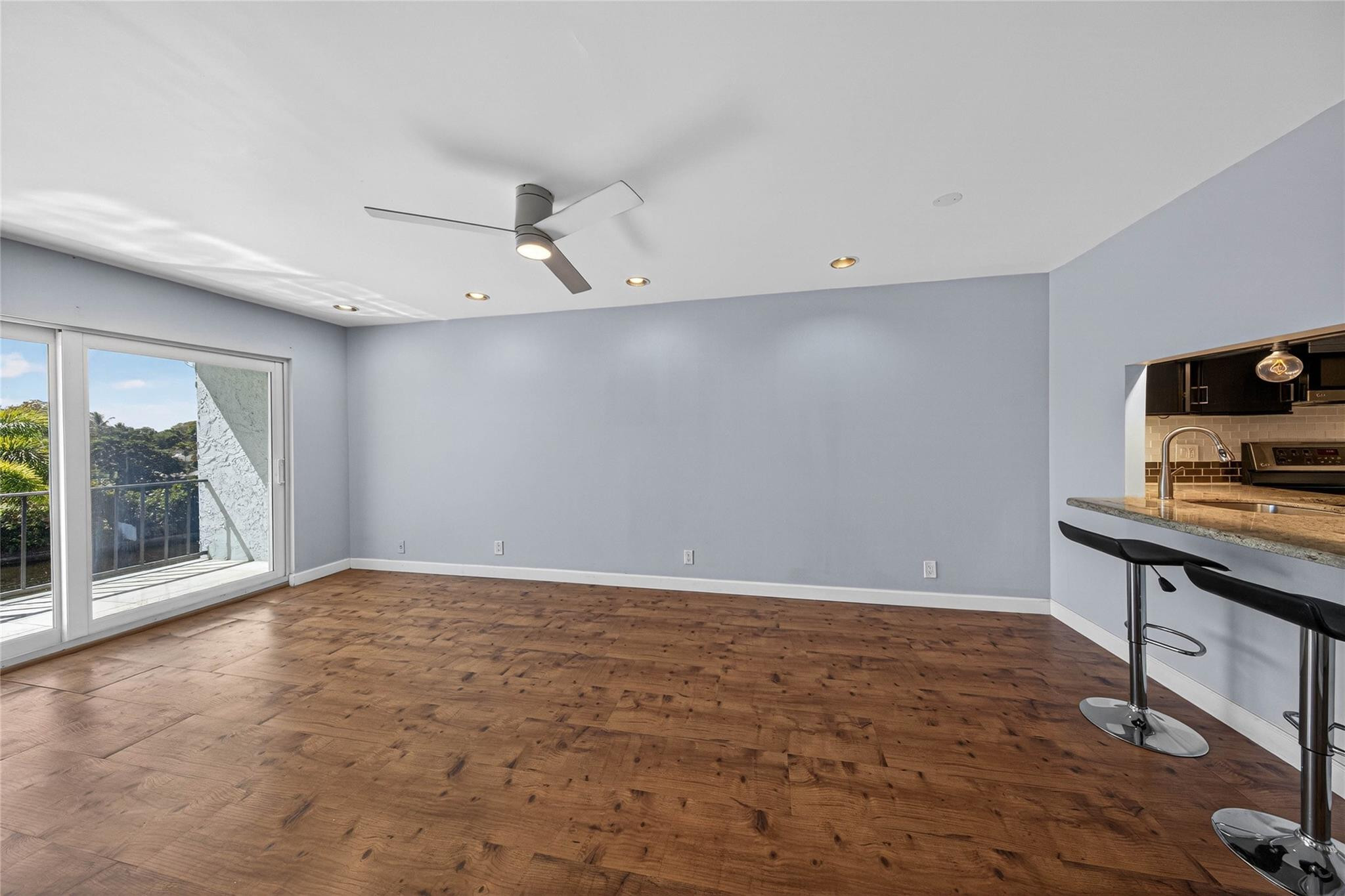 River Manor - Residential