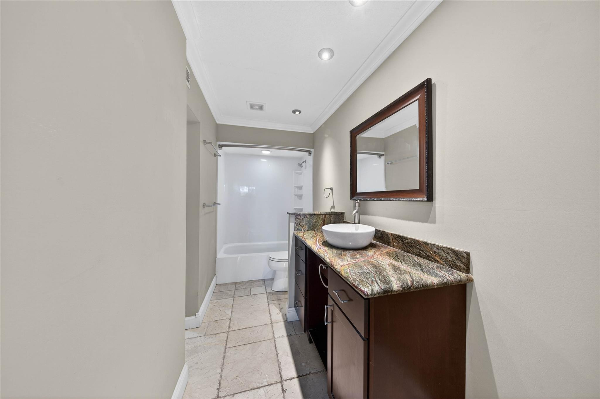 River Manor - Residential