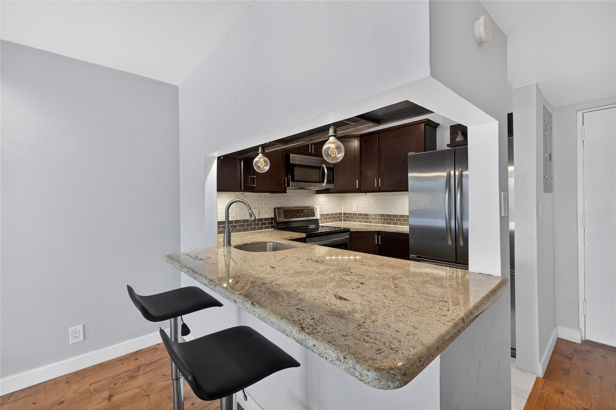 River Manor - Residential