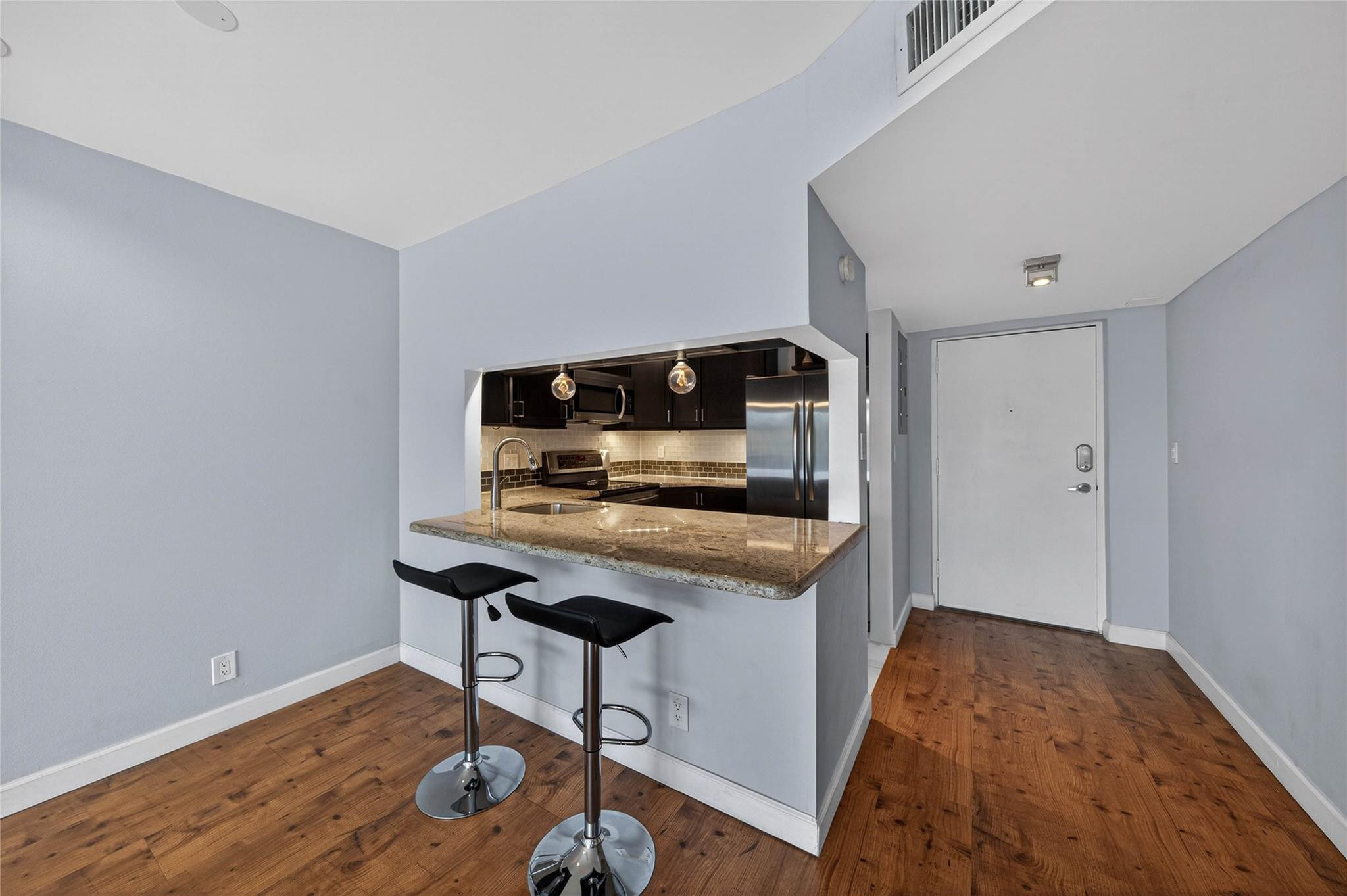 River Manor - Residential