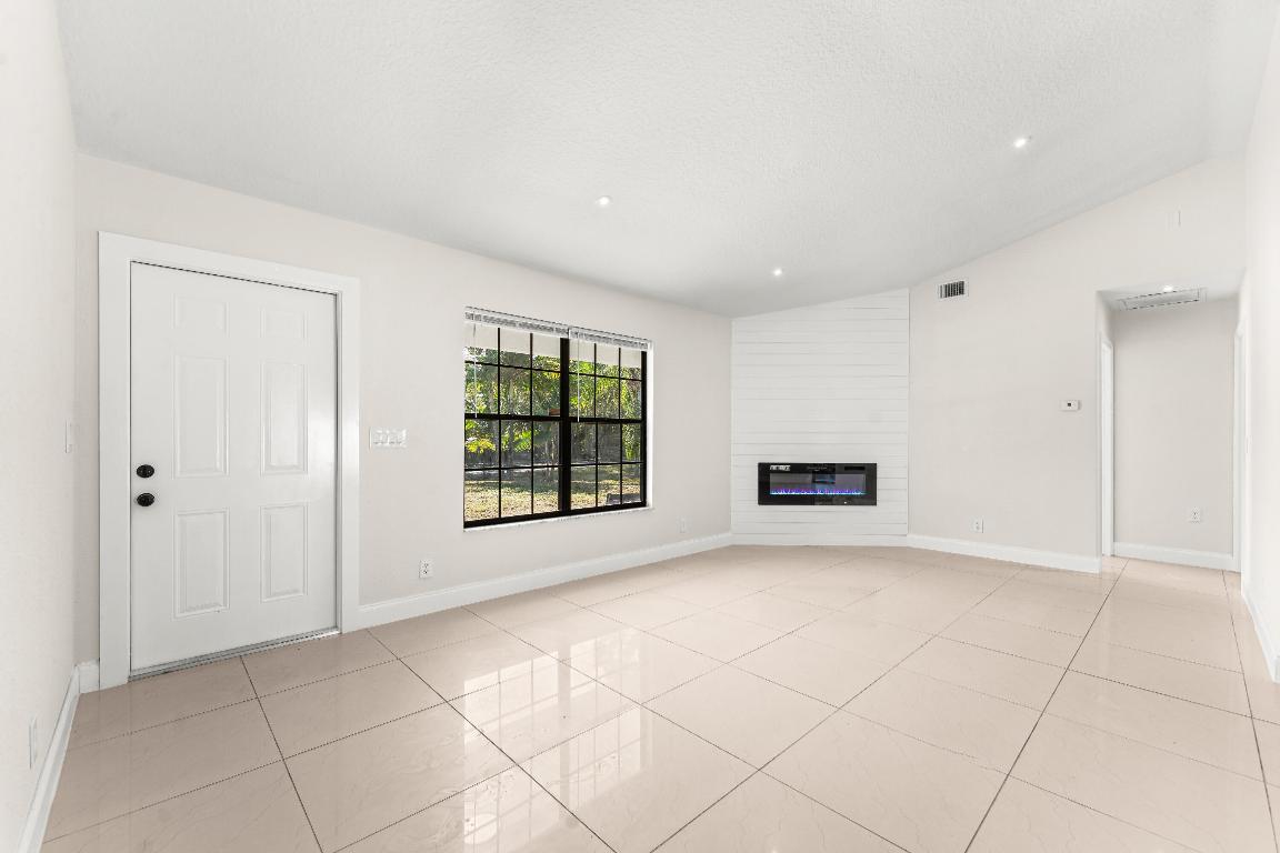 THE ACREAGE - Residential