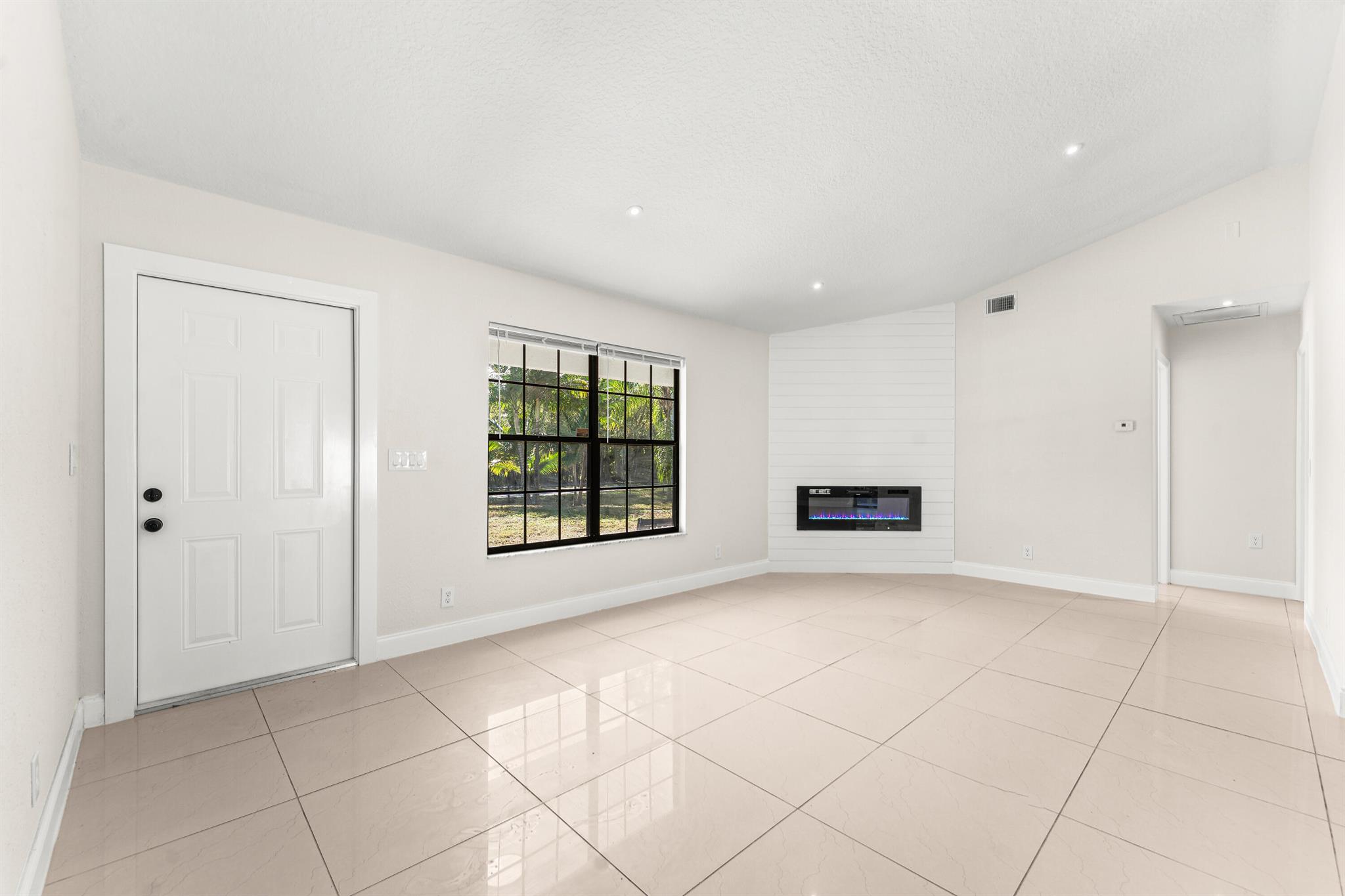 THE ACREAGE - Residential