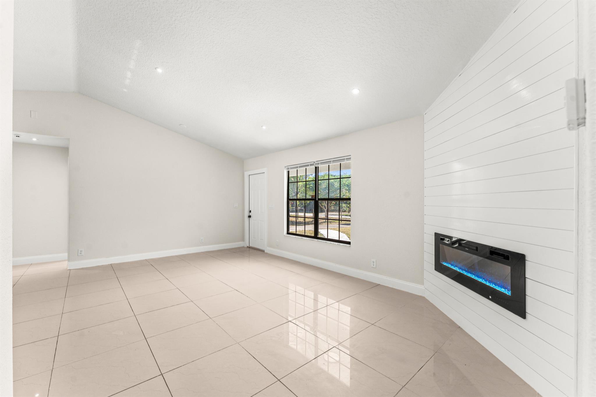 THE ACREAGE - Residential