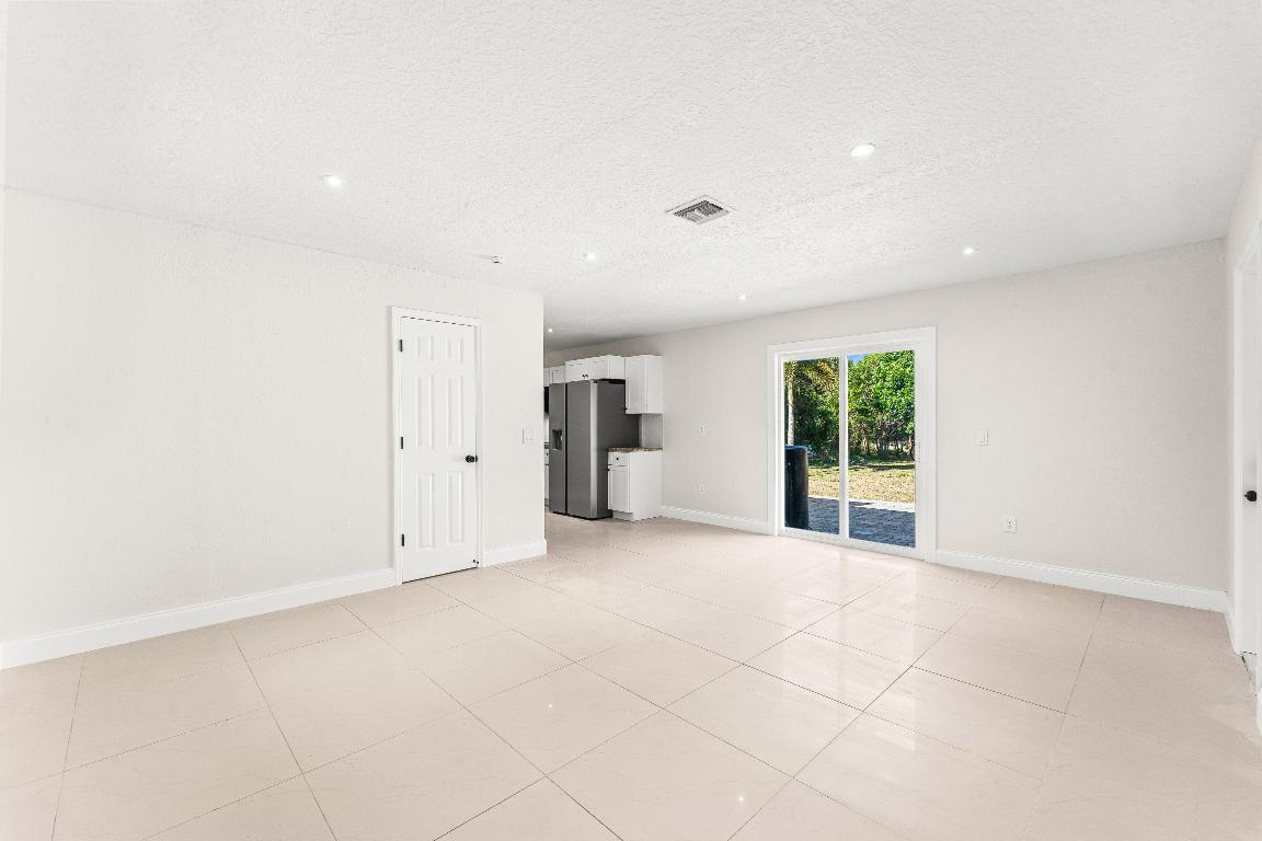 THE ACREAGE - Residential