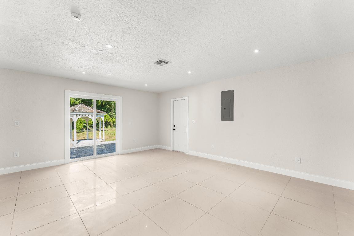 THE ACREAGE - Residential