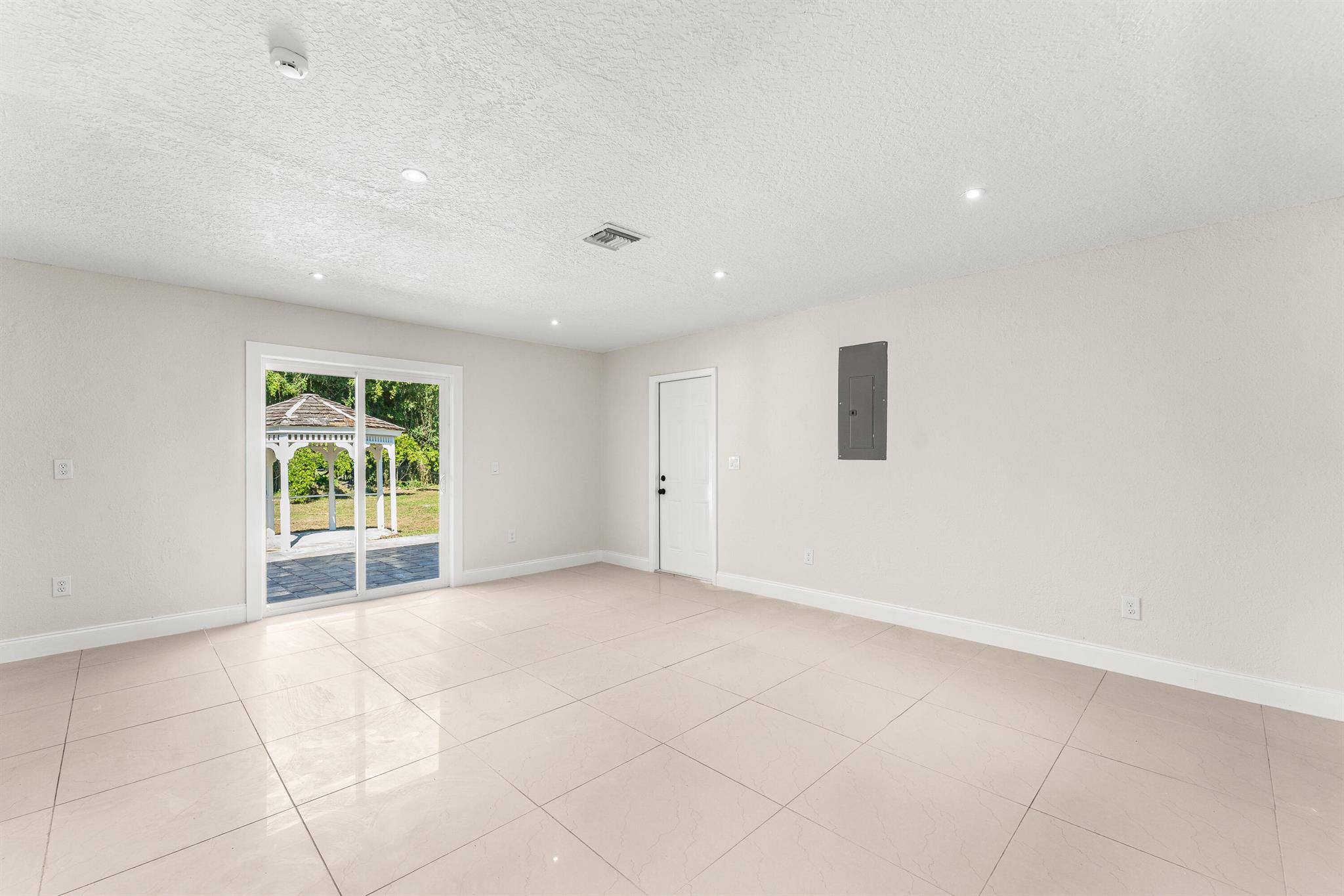 THE ACREAGE - Residential