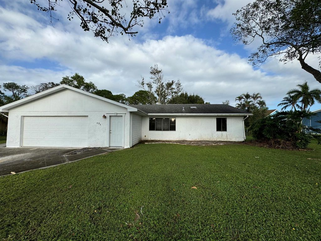 Photo of 171 NE Twylite Terrace, Port Saint Lucie, FL 34983 (MLS # R11034829)