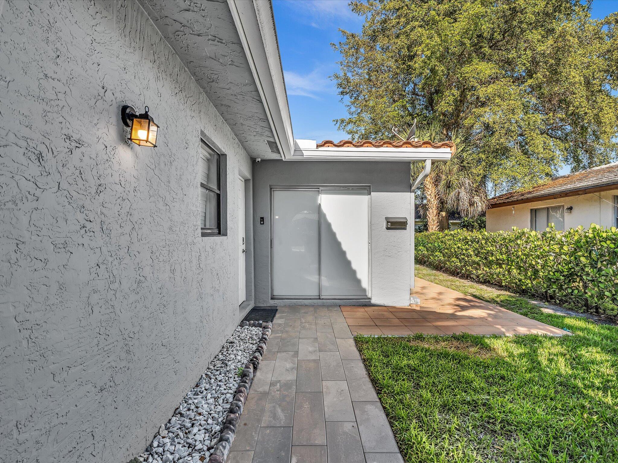 3880 NW 79th Avenue N-s