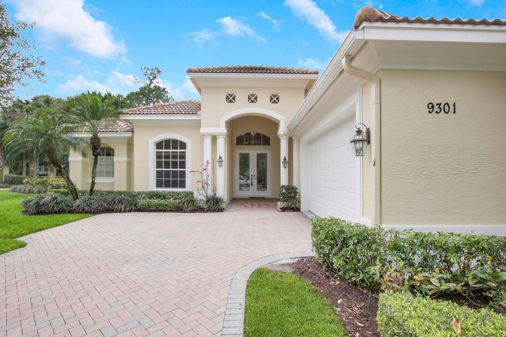 Photo of 9301 Briarcliff Trace, Port Saint Lucie, FL 34986 (MLS # R10789125)