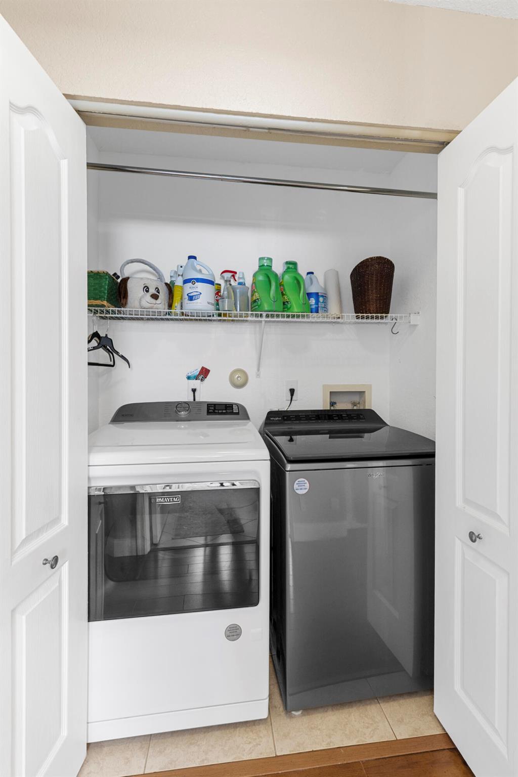 THOROUGHBRED LAKE ESTATES - Residential