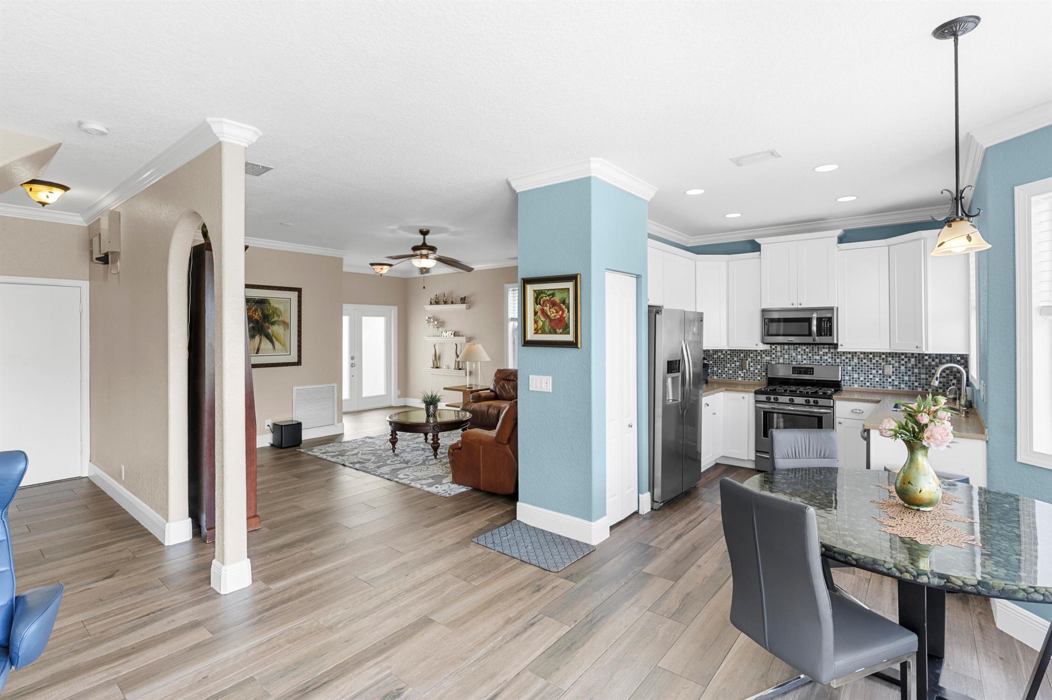 THOROUGHBRED LAKE ESTATES - Residential