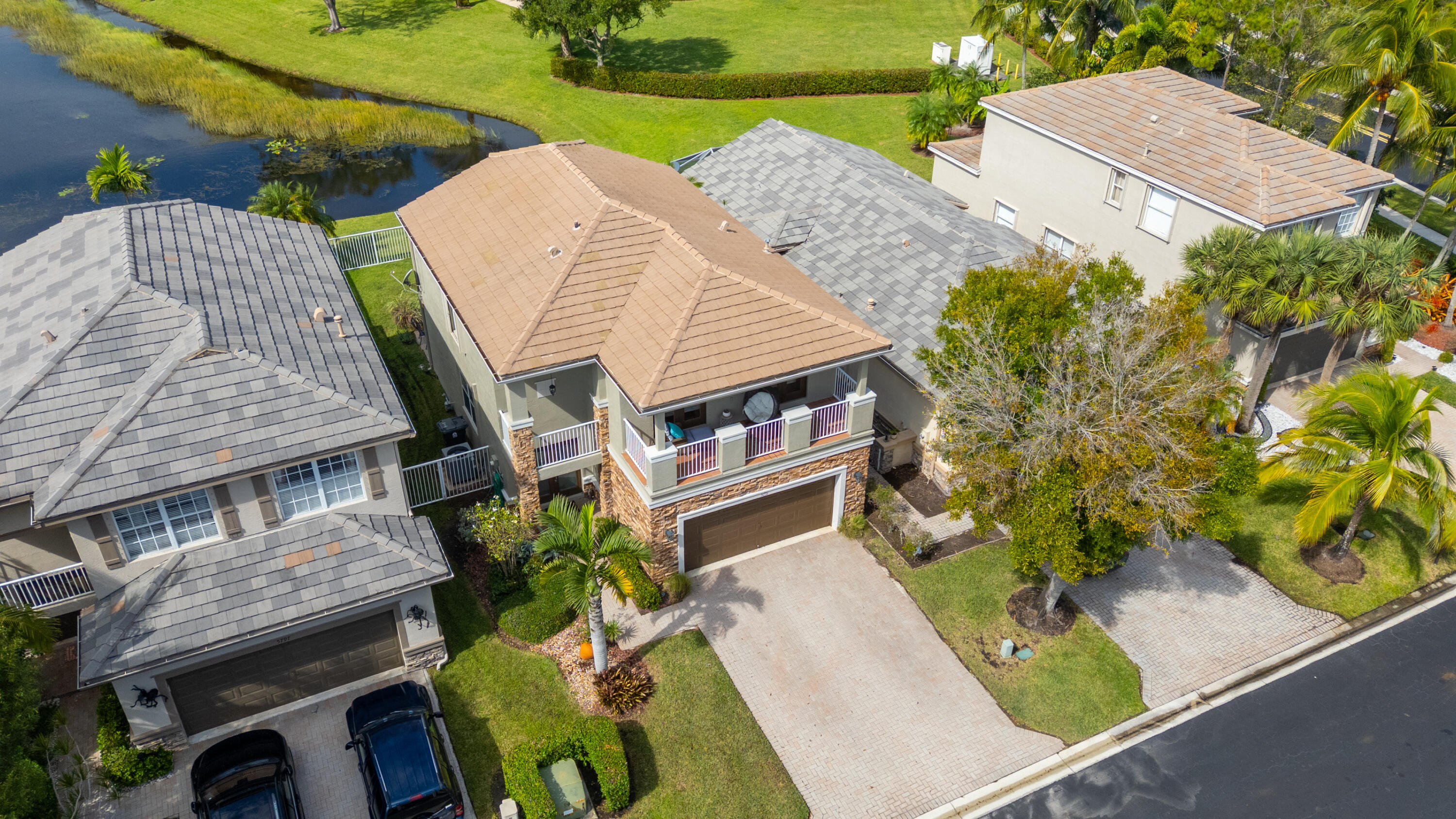 THOROUGHBRED LAKE ESTATES 1 - Residential