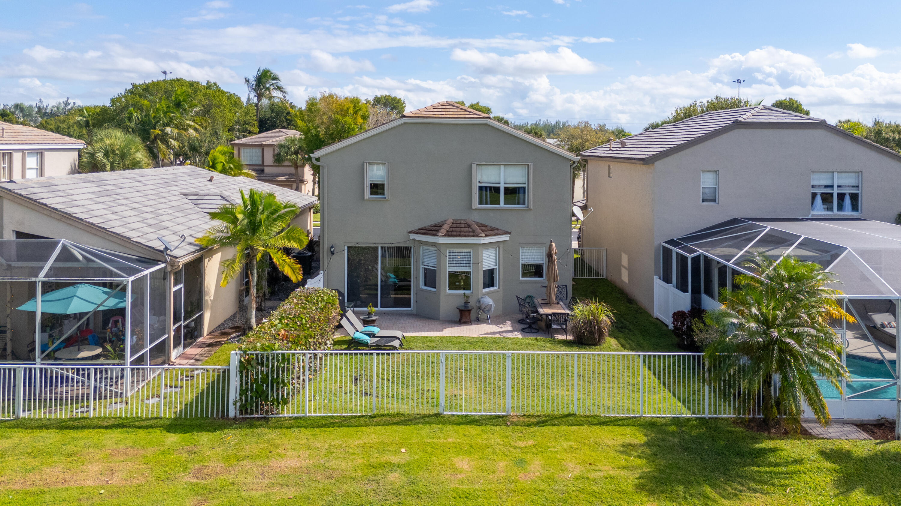 THOROUGHBRED LAKE ESTATES 1 - Residential