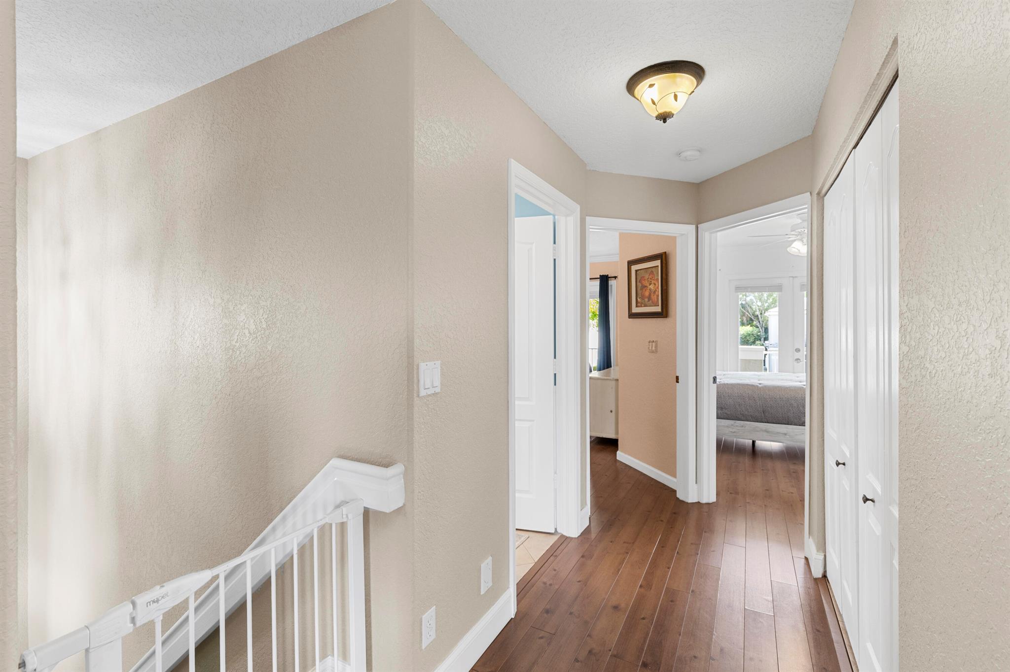 THOROUGHBRED LAKE ESTATES - Residential