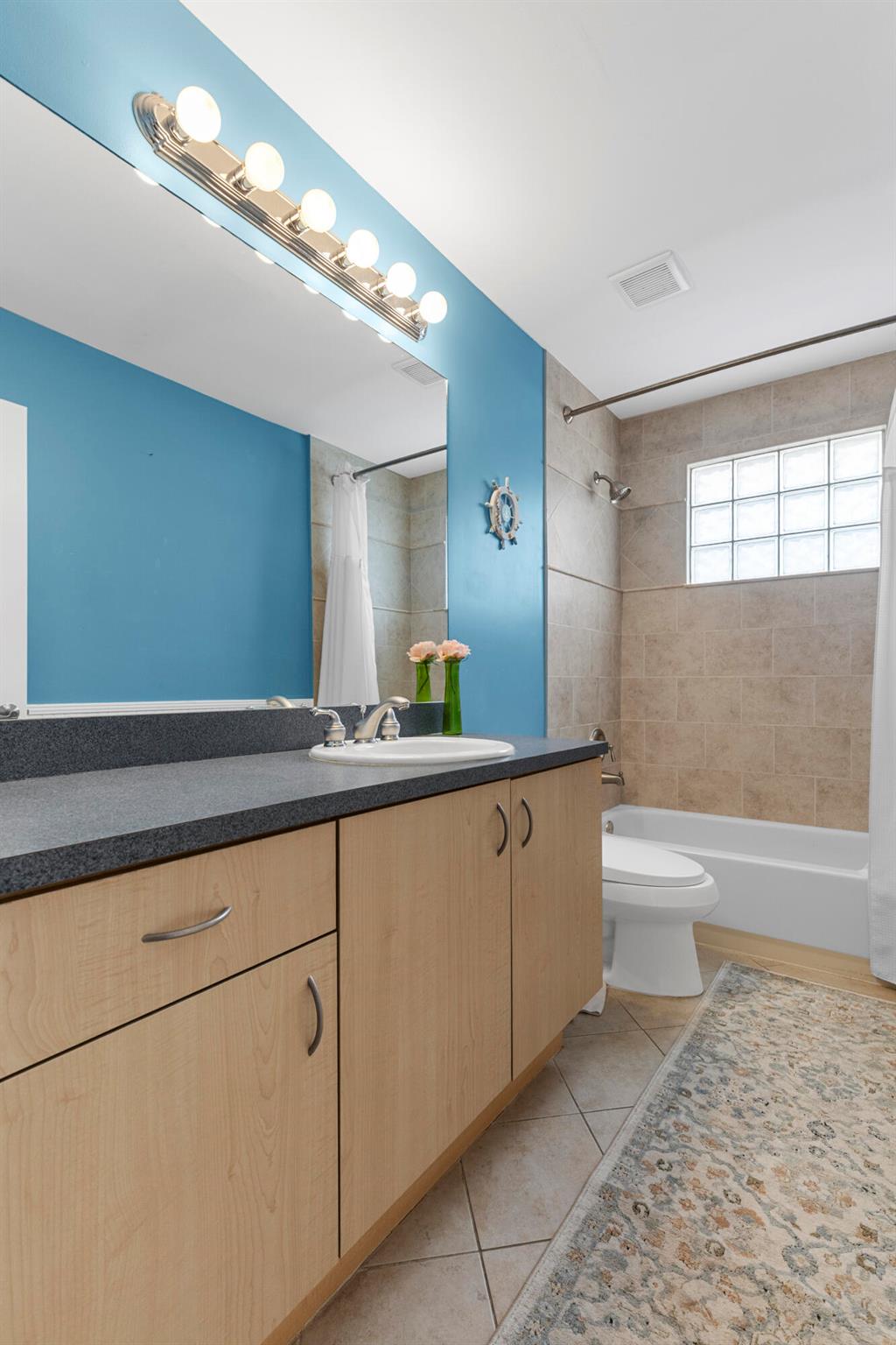 THOROUGHBRED LAKE ESTATES - Residential