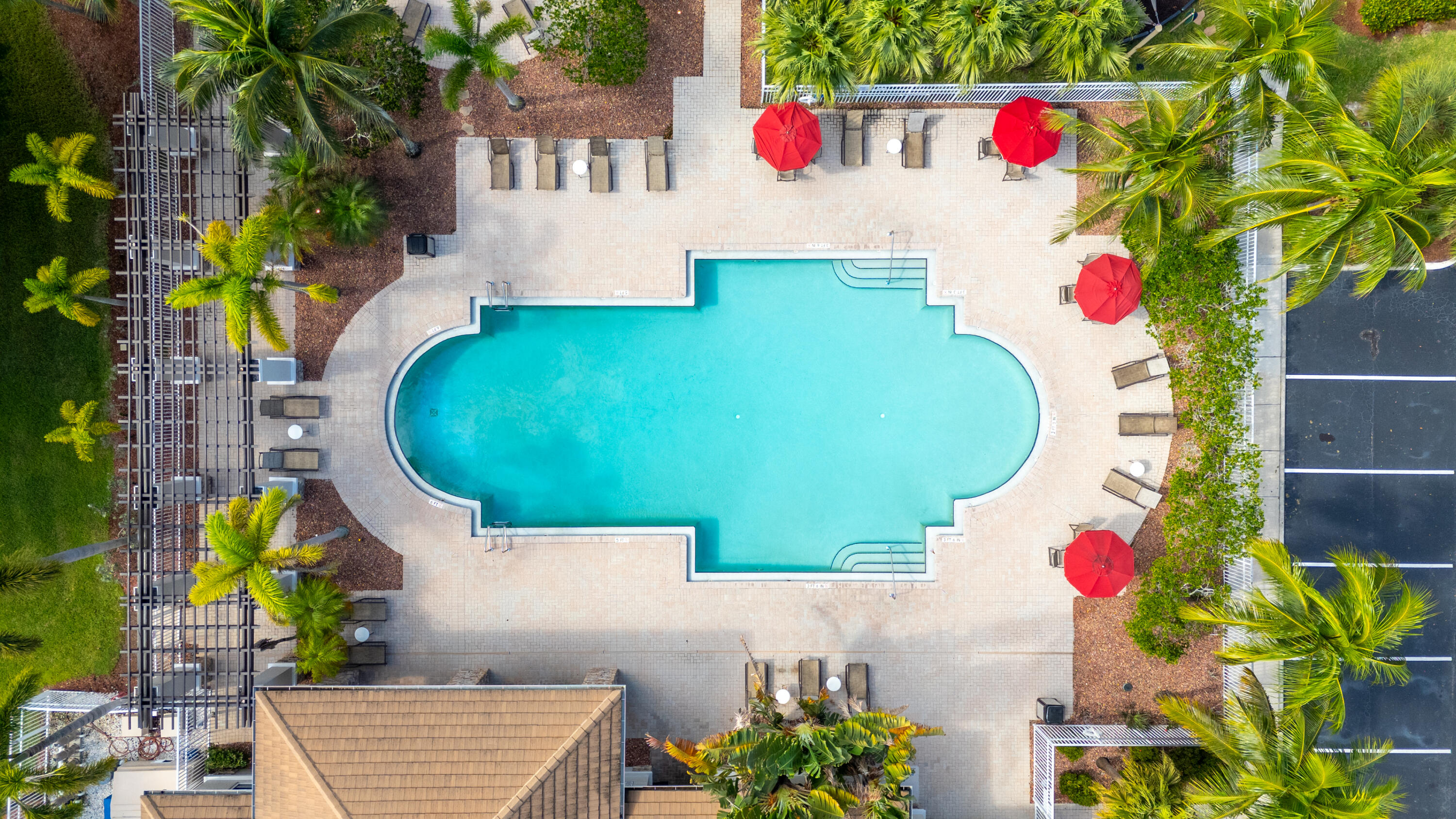 THOROUGHBRED LAKE ESTATES 1 - Residential