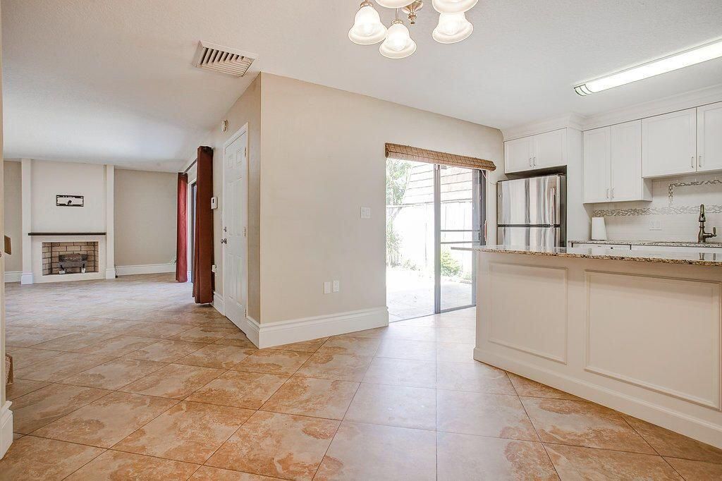 Photo of 204 2nd Court, Palm Beach Gardens, FL 33410 (MLS # R10805057)