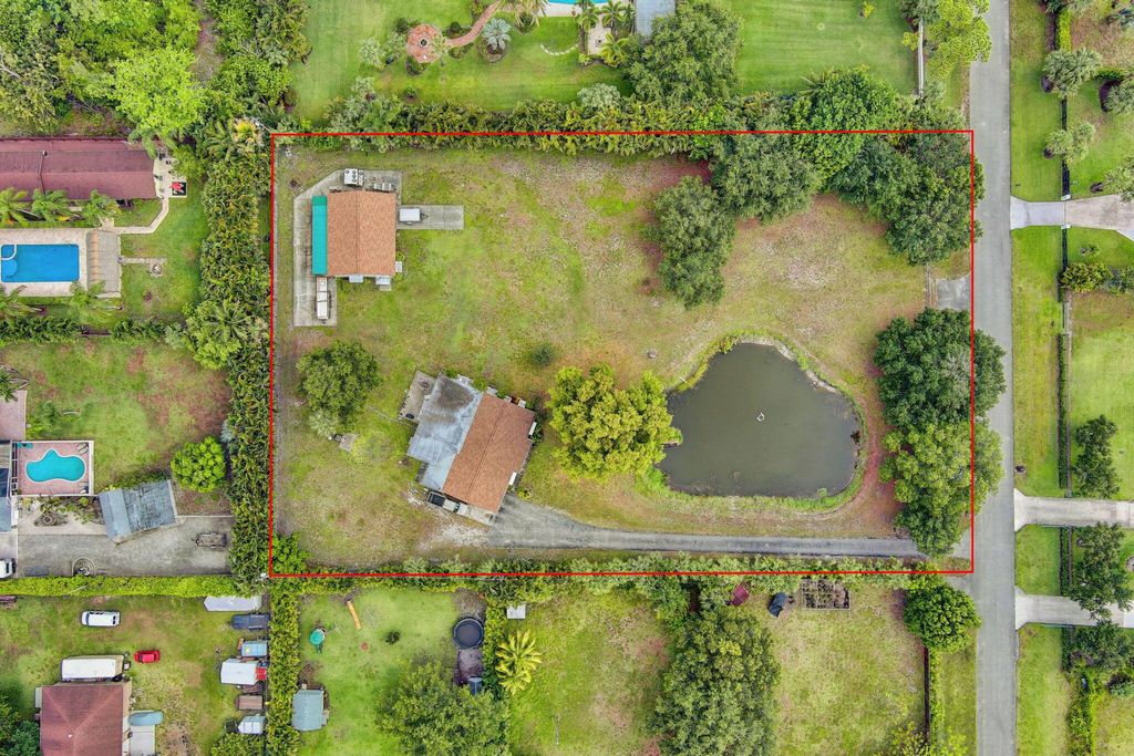 Photo of 8781 N Virgina Avenue, Palm Beach Gardens, FL 33418 (MLS # R11101341)